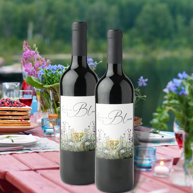 Kärlek finns i Möhippan Blommigt av bloom Wildblom Vinflaska Etikett (Skapare uppladdad)