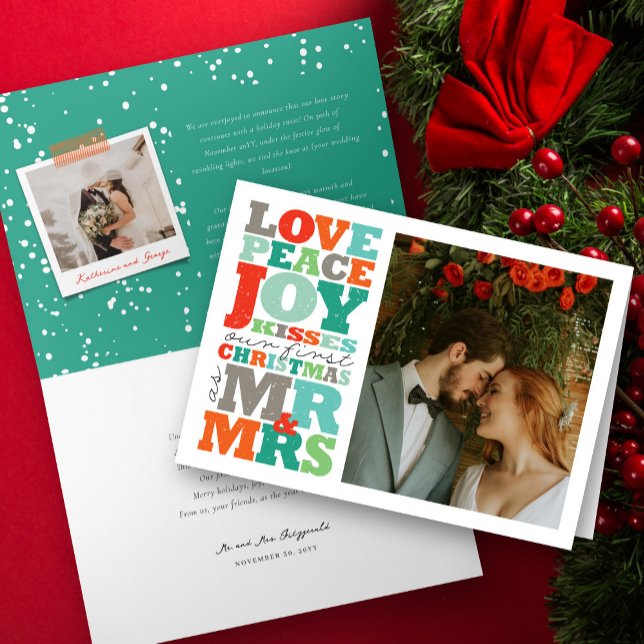 Kärlek Fred Glädje Pussar Färg Typografi Jul Helgkort (Love Peace Joy Kisses Colorful Typography Couple's First Christmas Holiday Wedding Card by fatfatin)