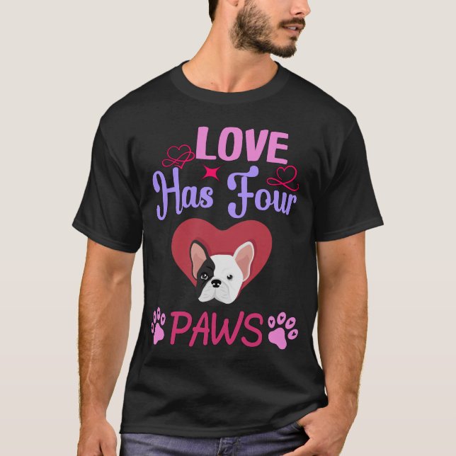 Kärlek har fyra Tass Alla hjärtans dag-bulldog par T Shirt (Framsida)