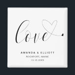 Kärlek Heart Black White Cute Wedor Favor Magnet<br><div class="desc">Grunden för klingbröllop är ord, "kärlek" i svart kalligrafi med en hjärtsvikt i slutet, över en vit bakgrund. Den enkla och minimala layouten och mängden öppet utrymme ge är en modern känsla och kalligrafitexten och hjärtat ge är en romantisk vändning. Den här anpassningsbarnas elegant magnet gör underbara bröllopsförmåner som dina...</div>