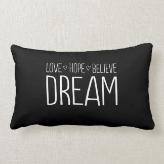 Kärlek. Hopp. Tro. Dream. Lumbarkudde