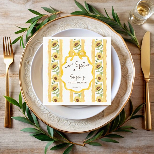 Kärlek i blommande möhippa av solblommor i monogra pappersservett (Love in bloom sunflowers grandmillenial yellow stripes bridal shower monogrammed napkins )