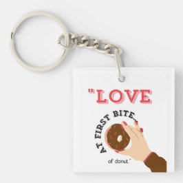 KÄRLEK I FÖRSTA BITAN