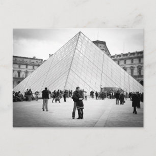 Kärlek i Paris, Louvre Vykort