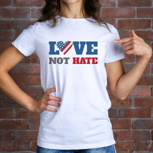 Kärlek Inte Hat Djärvt Hjärta USA Flagga Typografi T Shirt