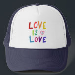 KÄRLEK IS KÄRLEK Colorful Rainbow Pride Keps<br><div class="desc">Kolla min butik för mer uttal, fånig skämt, vandring, camping, fågel och mycket mer! Den här designen finns också på skjortor, klistermärken, mugg och knappar. Se till att besöka min butik för mer design också. Eller om du vill ha någon anpassningsbar, så säg till. Om du köper något från min...</div>