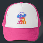 KÄRLEK IS KÄRLEK UFO Cute Colorful Rainbow Pride Keps<br><div class="desc">Kolla min butik för mer uttal, fånig skämt, vandring, camping, fågel och mycket mer! Den här designen finns också på skjortor, klistermärken, mugg och knappar. Se till att besöka min butik för mer design också. Eller om du vill ha någon anpassningsbar, så säg till. Om du köper något från min...</div>