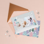 Kärlek Joy Hope Pastel Julgran Forest 3 Photo Julkort<br><div class="desc">Skicka dina hälsningar från kärlek och årstid till dina vänner den här julhelgen med vårt mjuka, lugn och chic pastel & gräs Julgran-skogskort, tre jullkort. Utformningen har vår handritade chic pastel färg Julgranar, fallande vitt snöflingor och duvor. Det mjuka pastellet färg väcker ett budskap om hopp, glädje och fred. "Kärlek,...</div>