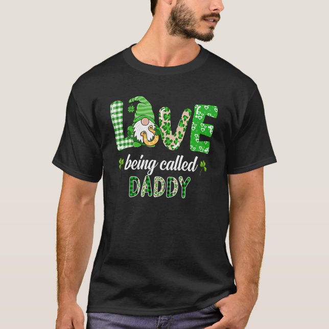 Kärlek kallades pappa Gnome Play St Patricks Da T Shirt (Framsida)