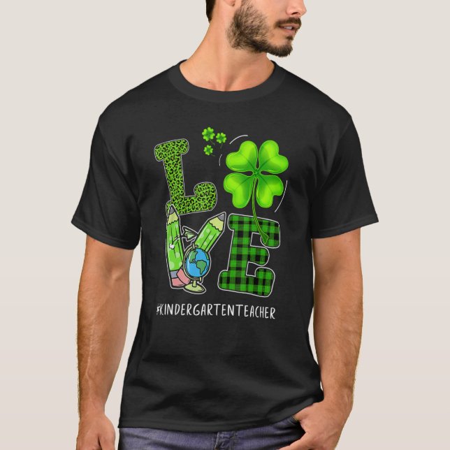 KÄRLEK Kindergarten Teacher Shamrock Leopard St Pa T Shirt (Framsida)
