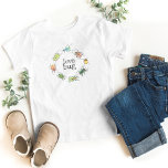 Kärlek Kryp Beetles Girls T Shirt<br><div class="desc">Kärlek Kryp! Ursprungliga vattenfärger i olika typer av skalbaggar med vibrerande färg och hjärtan! Perfekt Alla hjärtans dagskjorta,  särskilt för små flickor som kärlek kryp!</div>