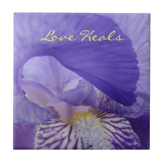 Kärlek läker konst KAKELPLATTOR gåvor Lila Iris Bl