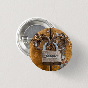 Kärlek-lås på Worn Antique Door Knapp