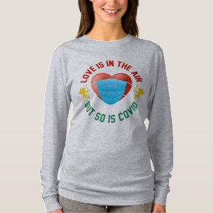 Kärlek ligger i Luft, men det är också en stor T Shirt
