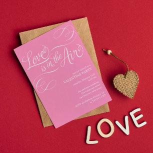 kärlek ligger i Luft-Snyggten Valentines day Party Inbjudningar