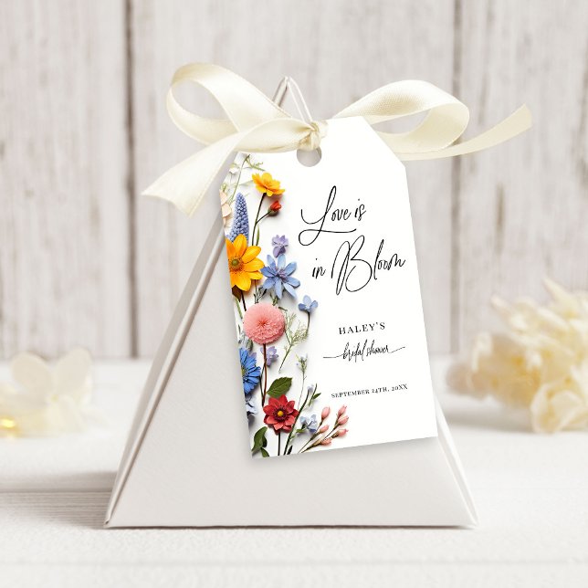 Kärlek ligger i Möhippan Vår Blommigt Bloom Presentetikett (Skapare uppladdad)