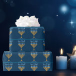Kärlek & Light Blue Guld Menorah Hanukkah Party Presentpapper<br><div class="desc">Cute anpassningsbar Kärlek och Light Hanukkah som är pappra för en judisk familj som har en Chanukah party med synagog. Anpassa med ditt efternamn eller med din gruppinformation i blått under söt blue och guld menorah.</div>