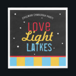 Kärlek Light Latkes Black Hanukkah Funny Quote Pappersservett<br><div class="desc">Kärlek Light Latkes Black Hanukkah Funny Quote Pappra blöjor kommer att göra din familj Hanukkah Party ljusare! Den här färgstarka, humoristiska ordspråket verkligen står på den svarta stjärnnattens bakgrund. Visst för att få vänner och familj att le. Innehåller utrymme för ditt namn eller meddelande. Om du vill se en ändring...</div>