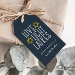 Kärlek, ljus och lås | Hanukkah Presentetikett<br><div class="desc">Pressa upp dina Hanukkah-gåvor med dessa festliga märkre. Utformningen har en rik marin blå bakgrund med "kärlek,  ljus,  spärrar" i vitt bokstäver som är accenterade med stjärnor av gyllene gulter. Anpassa med namn och/eller personlig Hanukkah hälsning. Tom på omvänd sida.</div>