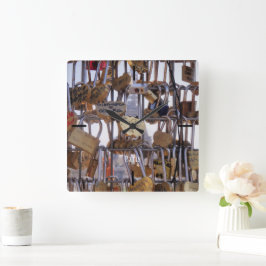 Kärlek Locks och Eiffel Torn. Paris. Frankrike. Fyrkantig Klocka