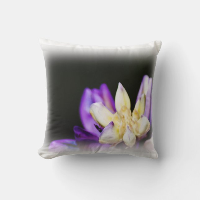 Kärlek med Lupine White Kant Kudde (Framsida)