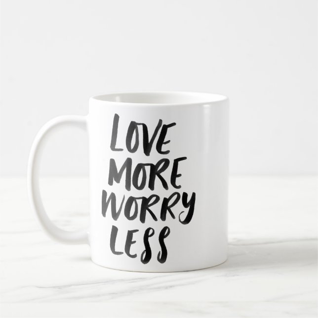 Kärlek mer, oroa dig mindre, inspirerande mugg (Vänster)