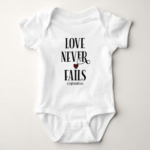Kärlek Misslyckas aldrig kristna Bibelverse T Shirt
