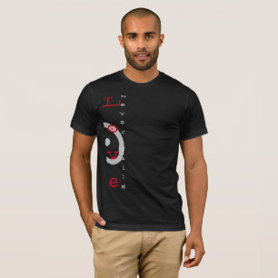 Kärlek misslyckas aldrig T-Shirt