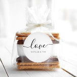 Kärlek Modern Calligraphy Wedding Favor Classic Ro Runt Klistermärke<br><div class="desc">Kärlek-favoritmärke med modern kalligrafi för Bröllop Välkomstsäck. Utformningen har en modern stil-skripttextlayout. Om du vill göra avancerade ändringar väljer du alternativet "Klicka för att anpassa ytterligare" under Anpassa den här mallen.</div>