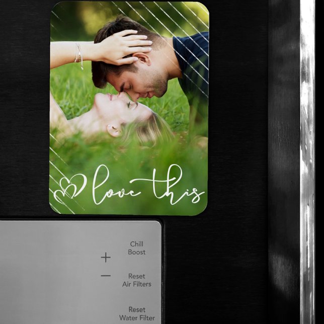 Kärlek | Modern Urban Avslappnad Script Photo Magnet (Skapare uppladdad)