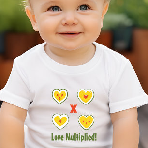 Kärlek multiplied Apple Hearts T Shirt