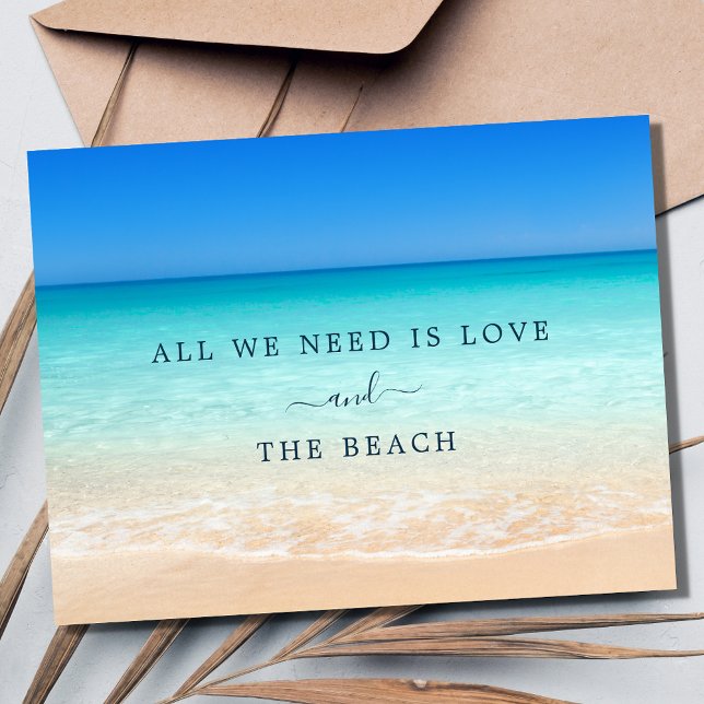 Kärlek och Beach-bröllopet Spara datumet Vykort (Love and the Beach Wedding Save the Date Postcard)