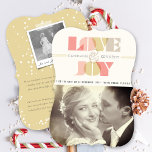 Kärlek och Joy Clear Geo Typography Photo Bröllop Julkort<br><div class="desc">Baksidan innehåller ett fullt-snowdots mönster, ett ögonblicksbildobjekt och ett anpassningsbara helgdag-meddelande. Basbakgrunden kan ändras till valfri färg. All/Mest text är redigerbar. Designade/ursprungliga teckningar efter tjock*fa*tin*i. Enkel att anpassa med ditt eget textmeddelande, namn, foto eller bild. Fler teckensnitt, fotofilter och redigeringsfunktioner finns på stilarna Redigera design. ・ ・ ・ ・ ・...</div>