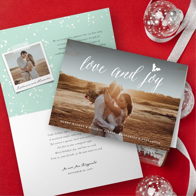 Kärlek och Joy Mr & Mrs. 1:a julfoto Bröllop Helgkort (Simple Love And Joy Script - Mr & Mrs 1st Christmas - Holiday Wedding Photo Card by fat*fa*tin)