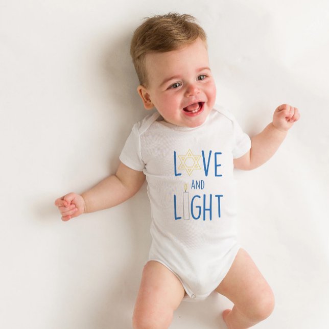 Kärlek och Light Hannukah T Shirt (Skapare uppladdad)