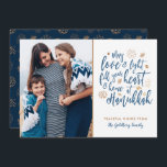 Kärlek och Light Hanukkah Photo Flat Card Julkort<br><div class="desc">En snyggt och en modern Hanukkah-design i faux guld foil och mörk blått.  Enkel att anpassa med ditt eget foto och din egen text.</div>