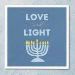 "Kärlek och ljus" judisk Menorah Blue Hanukkah Pappersservett<br><div class="desc">Hanukkah-bord med dessa vackert designade blöjor "Kärlek och ljus"! De här blöjorna har en ljusblå bakgrund, en lysande menorah-illustration och det inspirerande budskapet "Kärlek och ljus" gör att dina helgdag blir varma och meningsfulla. Perfekt för familjedagare, party, eller någon annan hanukkah-tillfälle, för både stil och själ till firande. Vare sig...</div>