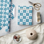 Kärlek och ljus | Modern Hanukkah Menorah Presentpapper<br><div class="desc">Lägg dina Hanukkah-gåvor i stil med denna vackra,  pappra omslutning! Utformningen har skiftande mörk- och vita fyrkanter med turkosmenorah-illustrationer och "Kärlek och ljus" i modern vit blockering.</div>