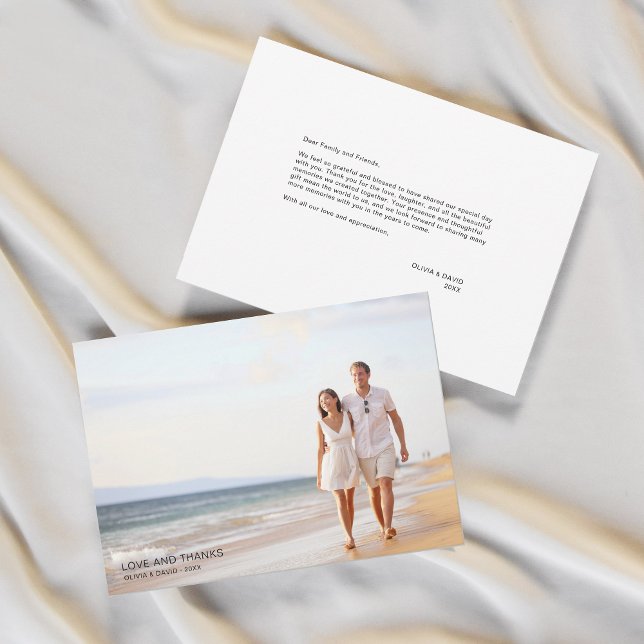 Kärlek och tack Enkel Modern Photo Bröllop Kort (Love and Thanks Simple Modern Photo Wedding Thank You Card)