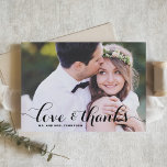 Kärlek och tack | Svart kallgrafi Foto Bröllop<br><div class="desc">Skicka tack till familj och vänner med det här anpassadets fototack. Den har en modern typografi och en redigerbar grej mönster. Anpassa genom att lägga till foto och information. Det här fototackkortet är perfekt för bröllop,  studenten,  födelsedagar och andra händelser.</div>