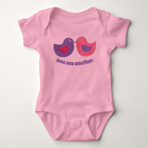 Kärlek One Ytterligare Rosa Lila Dove Lovebird Bir Tee