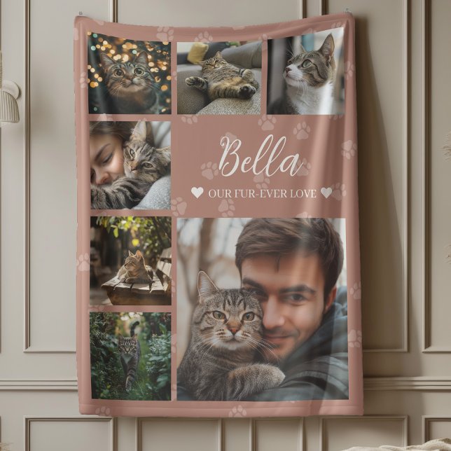 Kärlek Photo Collage Hund eller Cat Lover, päls-ev Fleecefilt (Wrap yourself in warmth and memories with the Fur-ever Love Photo Collage Fleece Blanket.)