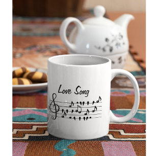Kärlek sång, fåglar sitta mellan musik noter kaffemugg