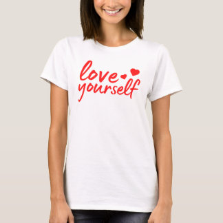 Kärlek själv citerar med hjärtan t shirt