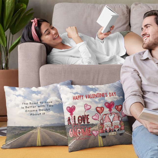 Kärlek som Gnome andra Alla hjärtans dag Kudde (Love Like Gnome Other Happy Valentines Day Throw Pillow)
