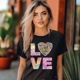 Kärlek staplade Ord Kvinnors grundläggande T-Shirt