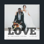 Kärlek Tack Bröllopsfoto Förmån Tack  Magnet<br><div class="desc">Söta Kärlek och tack bröllop tack förmån magneter,  med en av dina favoritbröllops- eller smekmånadsfoton. Anpassa dessa bröllops tack magneter med ditt foto,  namn och bröllopsdatum.</div>