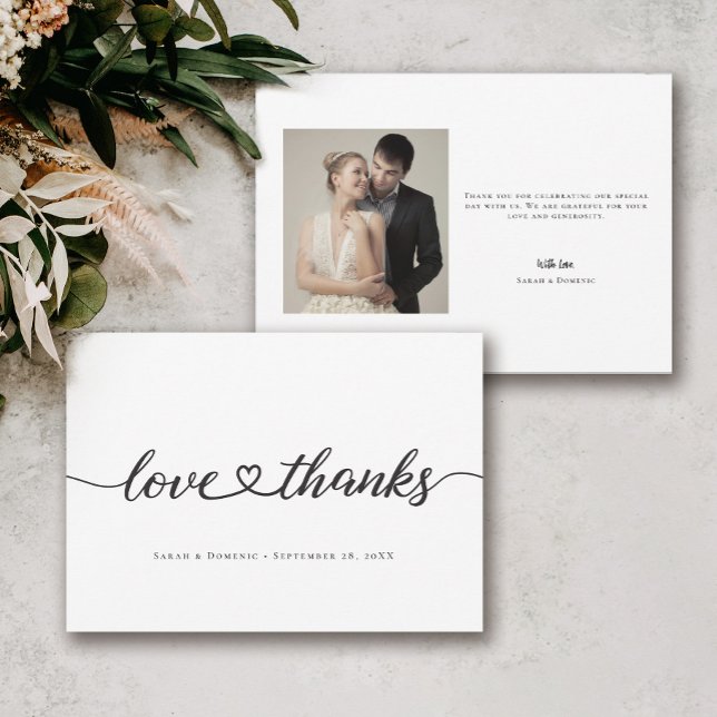 Kärlek & Tacksamhet Hjärtformad Bröllopsfoto Moder Tack Kort (Modern Love and thanks heart script wedding photo thank you cards.)