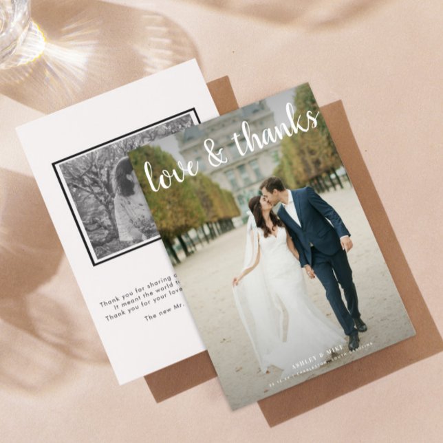 KÄRLEK & THANKS | 2 Photo Black & White Bröllop Tack Kort (Personalize this wedding thank you card with your photos & personal deets - simple, easy, done!
)