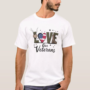 Kärlek till vår veteraner dag Stolt militärveteran T Shirt